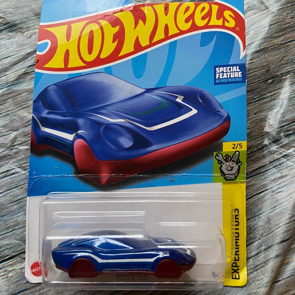 Hot Wheels Coupe Clip Blue Red 23/250 Experimotors 2/5 Key Chain